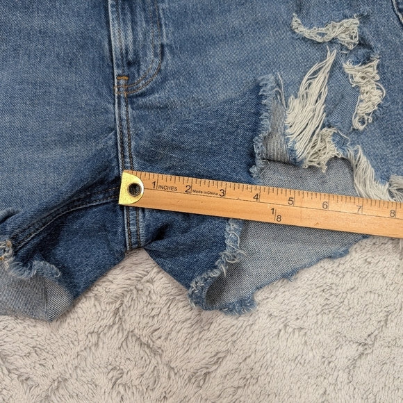 Abercrombie & Fitch Shorts Womens 30 Blue High Rise Mom Distressed 4” Cutoff - Picture 4 of 7